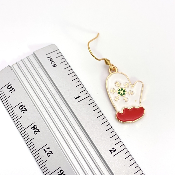 Christmas Winter Gloves Earrings - Picture 5 of 5